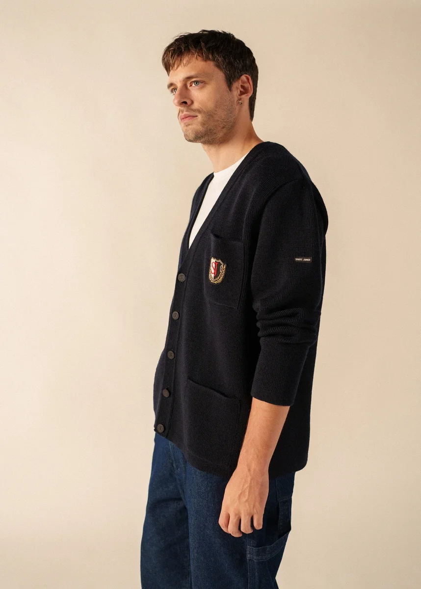 Cardigan en laine Yachting Réédit - à blason brodé poitrine (NAVY) – Image 4