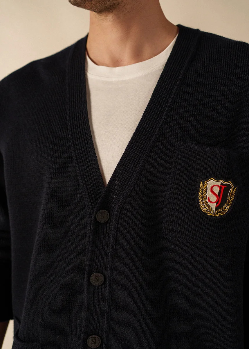 Cardigan en laine Yachting Réédit - à blason brodé poitrine (NAVY) – Image 6