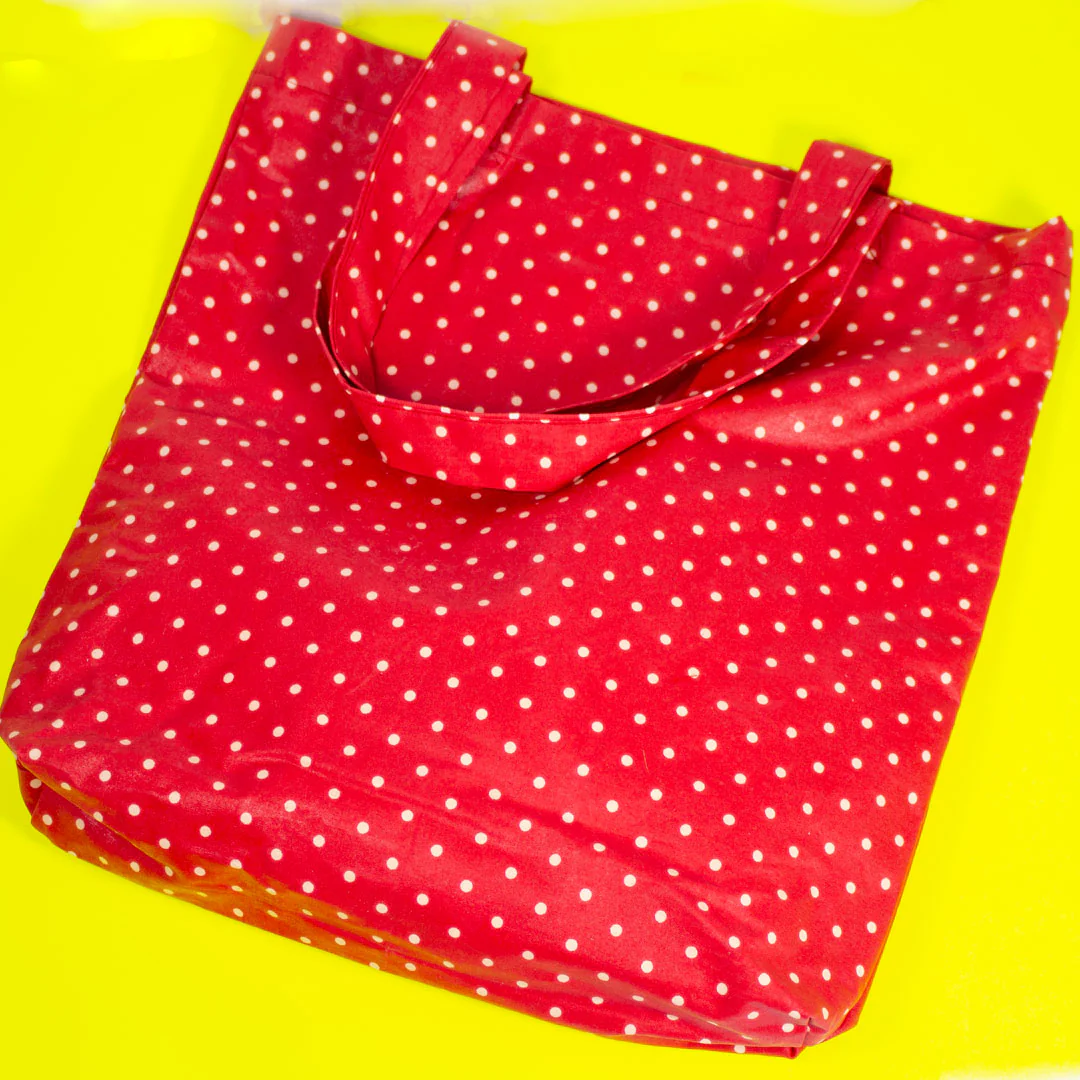 Tissu coton rouge imprimé pois blancs, 25cm – Image 5