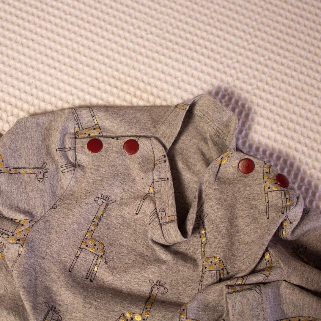 tissu jersey pour enfants, motifs girafes dorés, gris chiné, 10cm – Image 5