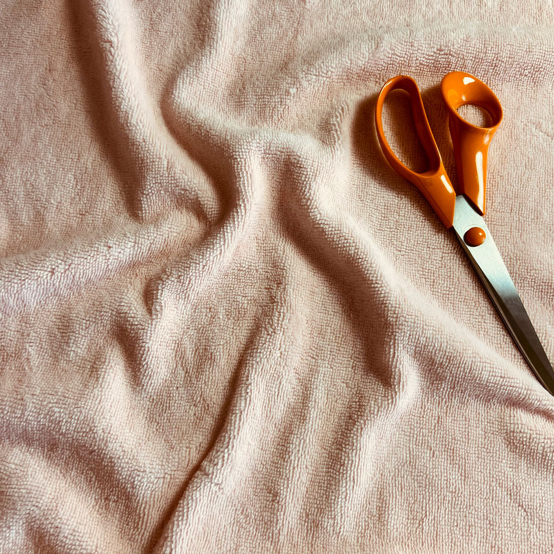 Tissu micro éponge de bambou, rose Blush, 50cm – Image 4