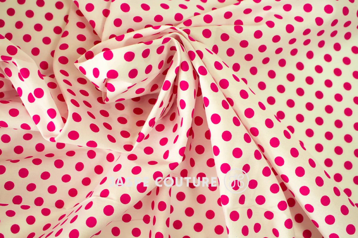 Tissu coton à pois rouge 50cm – Image 4