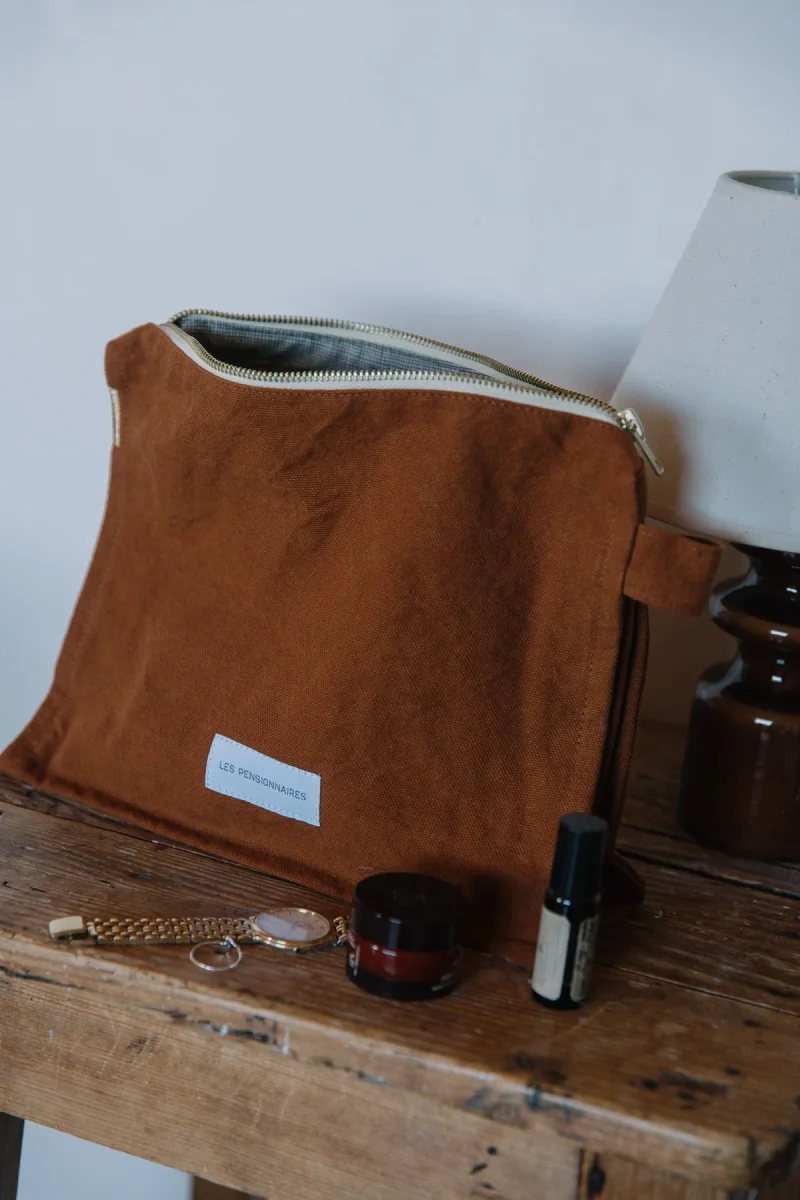 Trousse de toilette marron caramel en épaisse toile de coton bio – Image 4