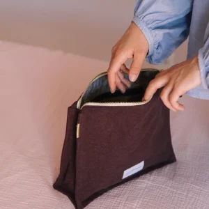 Trousse de toilette violet aubergine en épaisse toile de coton bio