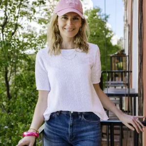 Blouse manches courtes vêtement femme en gaze de coton blanche brodée