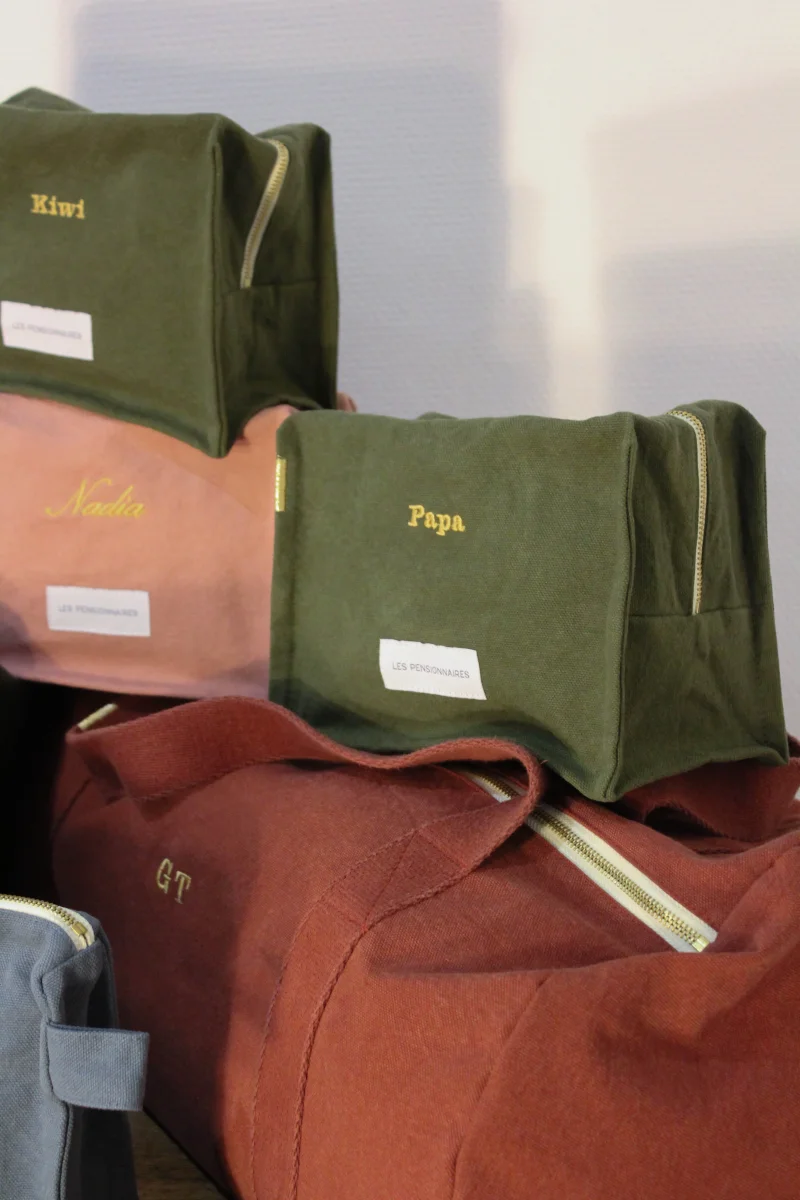 Trousse de toilette cube vert câpre en épaisse toile de coton bio – Image 5