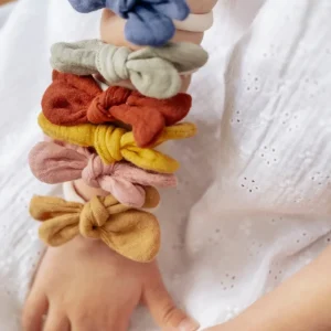 Chouchou cheveux fille nœud accessoire vêtement en gaze de coton bleu