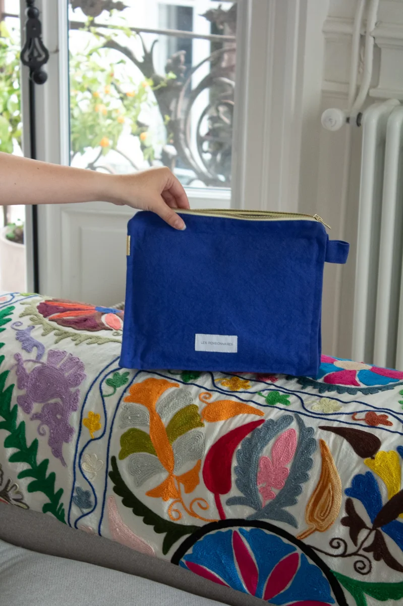 Trousse de toilette bleu outremer en épaisse toile de coton bio – Image 2