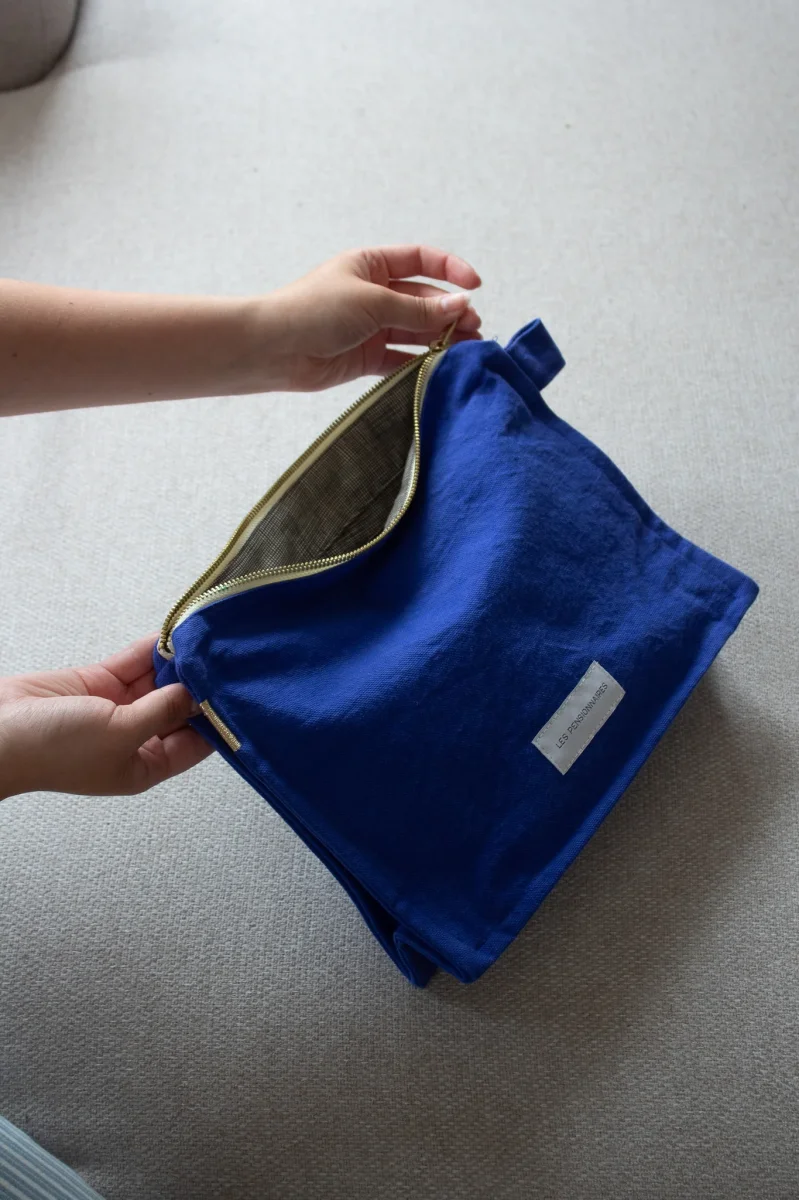 Trousse de toilette bleu outremer en épaisse toile de coton bio – Image 4