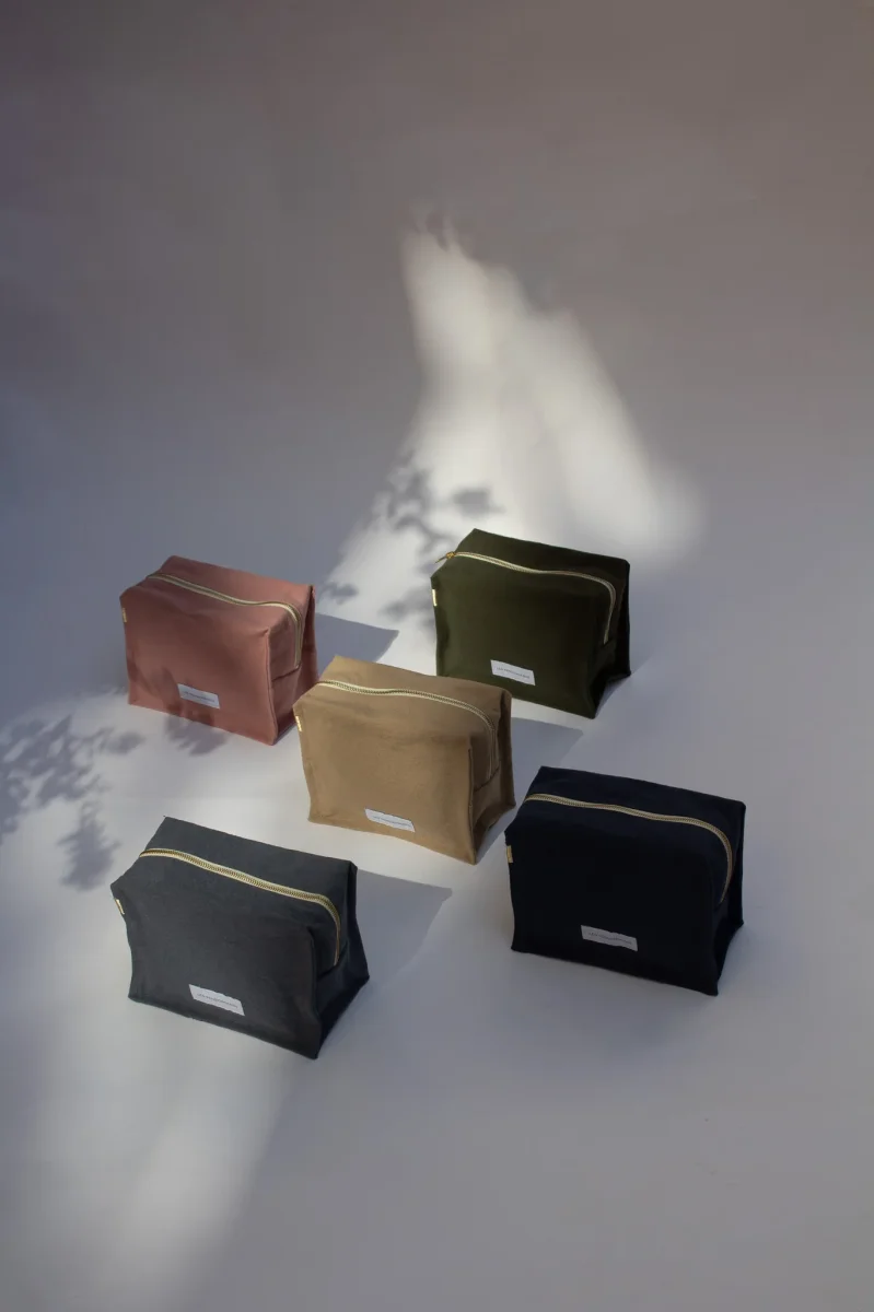 Trousse de toilette cube beige sable en épaisse toile de coton bio – Image 4